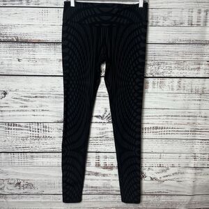 ALO Yoga Airbrush Leggings Arches Womens Sz  M Black & Gray Athleisure 30” Ankle